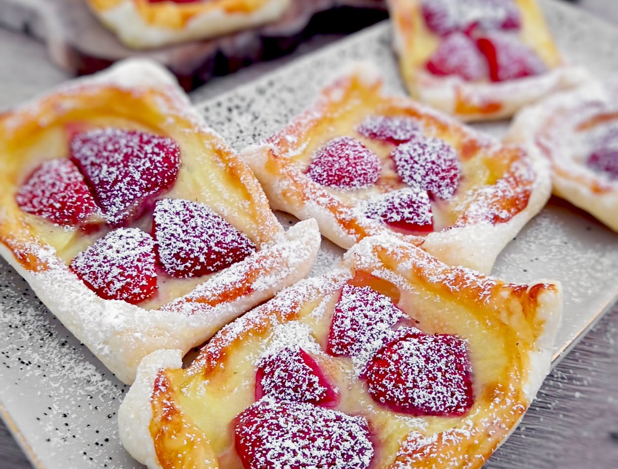 Einfach Sommer: Puddingteilchen mit Erdbeeren - Das Familienmagazin